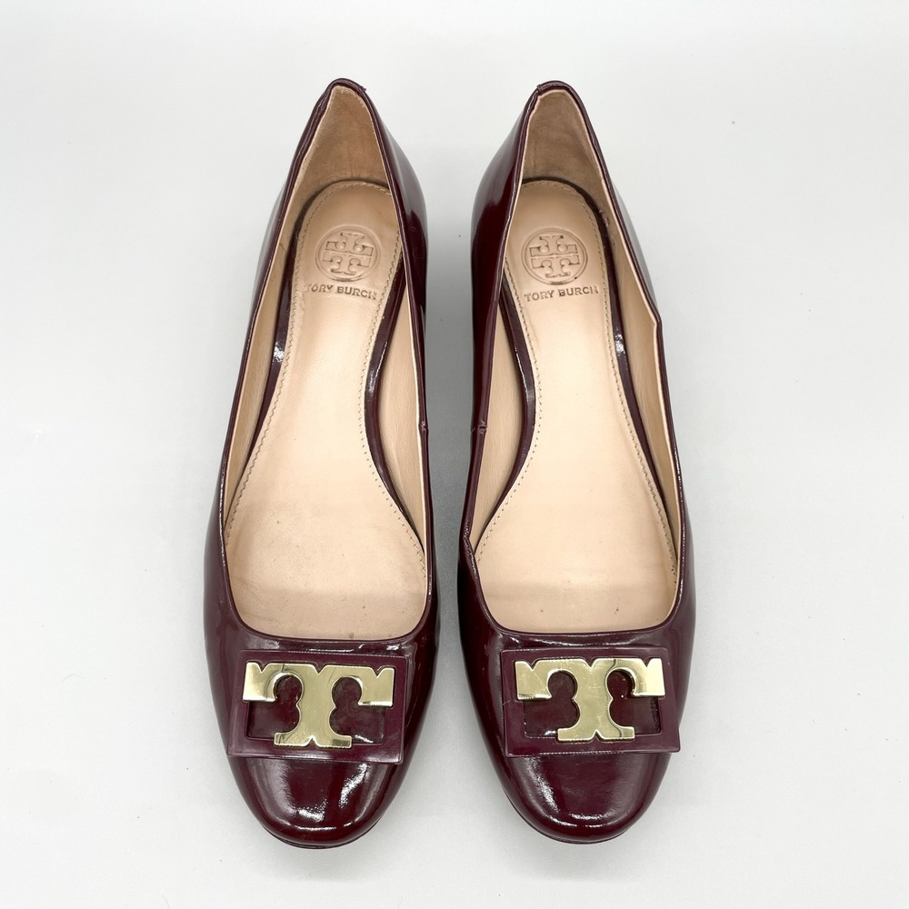 Tory Burch Gigi Pumps Womens 7M Burgundy Patent Leather Low Heel Gold Logo - Picture 1 of 12